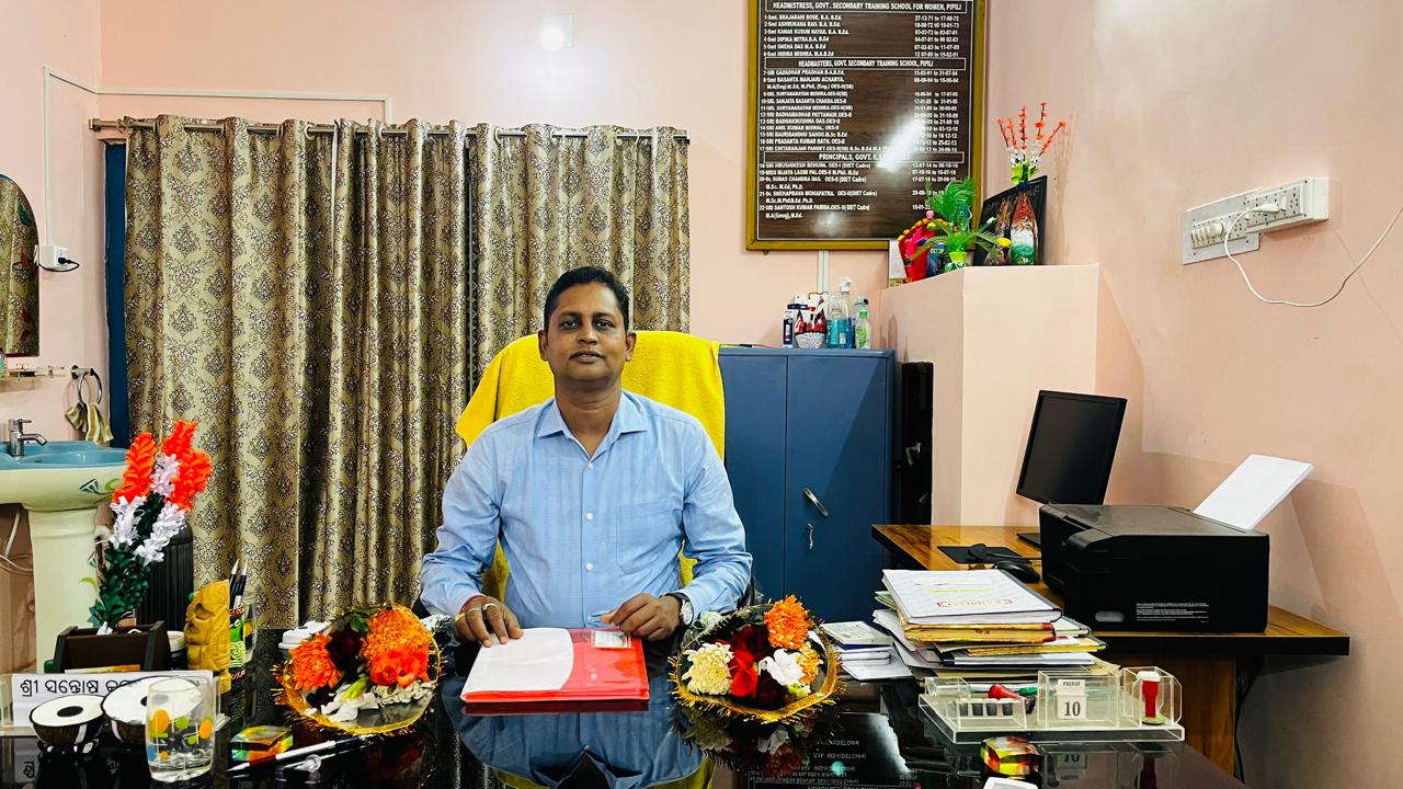 Shri. Rama Krishna Dass ( M.Sc, M.Ed.)